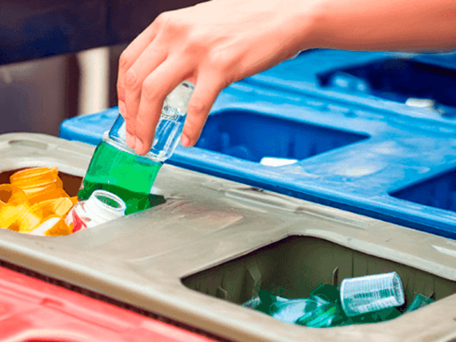 Resíduos de triagem de latas de lixo. Conceito de ecologia de reciclagem. Tecnologia generativa de IA.